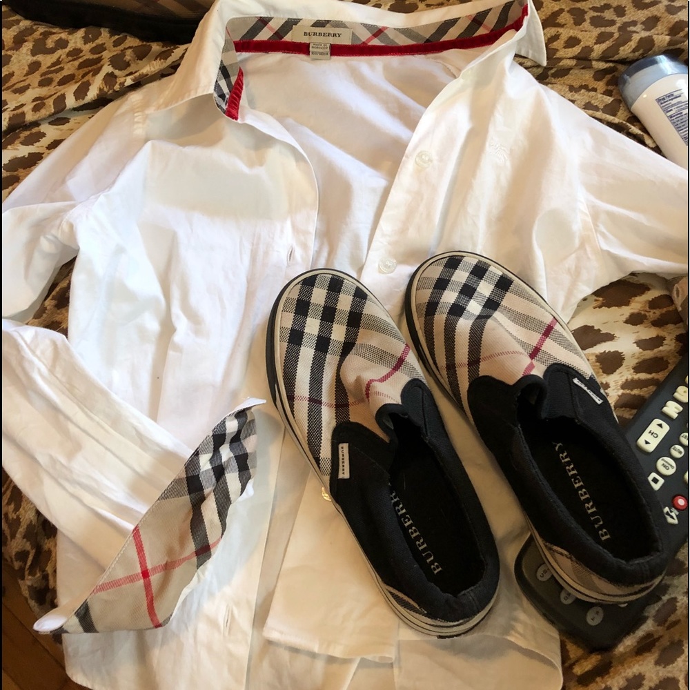 AUTHENTIC!!Burberry shoe